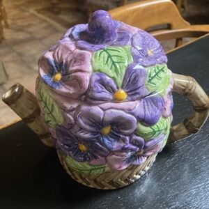 Floral Ceramic Teapot with Lid Vintage!!